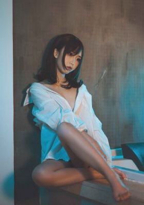 领动和伊兰特是一款车吗
